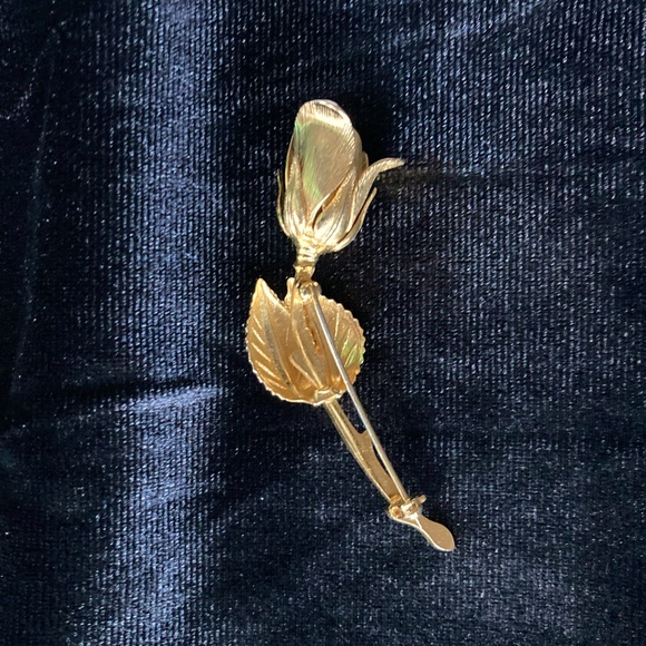 Rose Brooch Pin - Picture 2 of 4